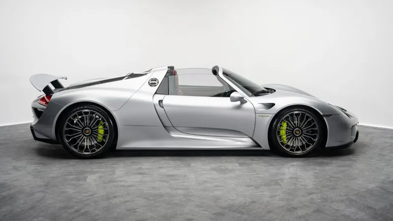 2015 Porsche 918 Spyder in Dubai