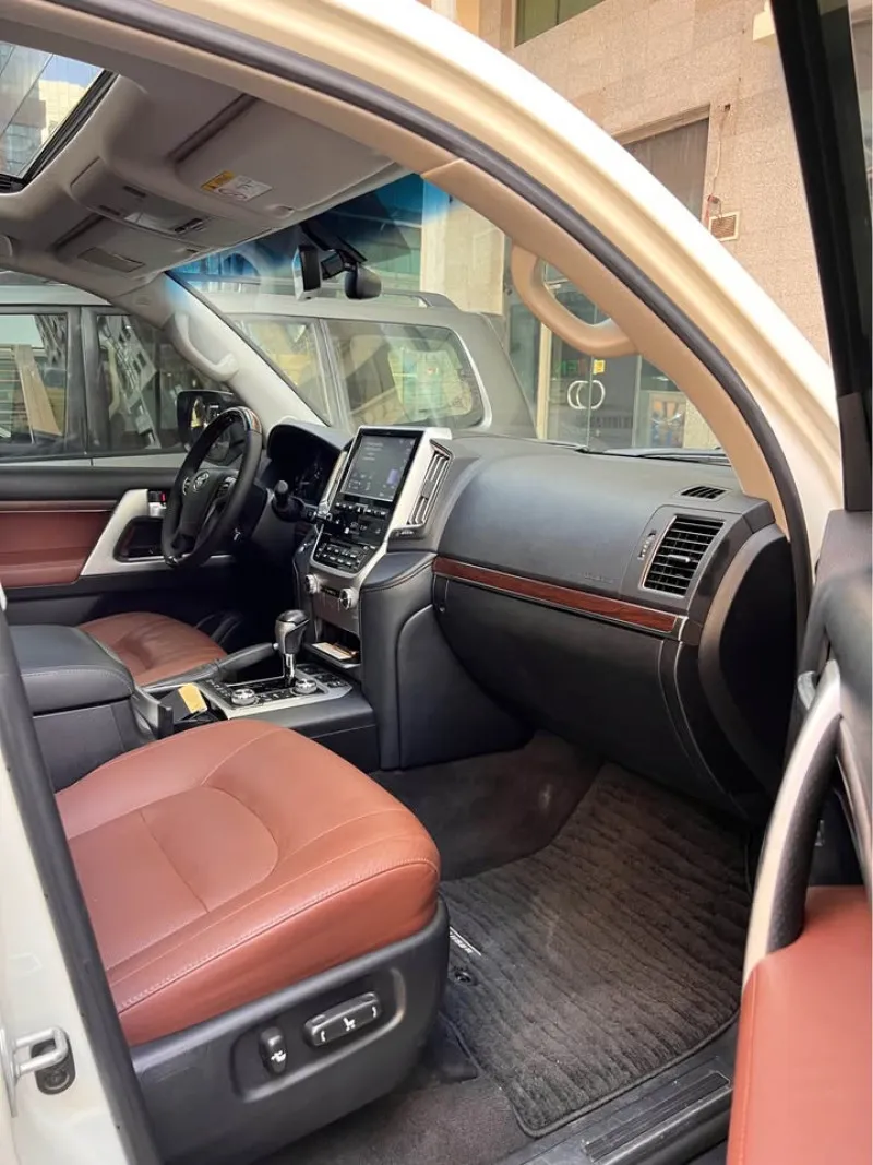 2016 Toyota Land Cruiser in Dubai