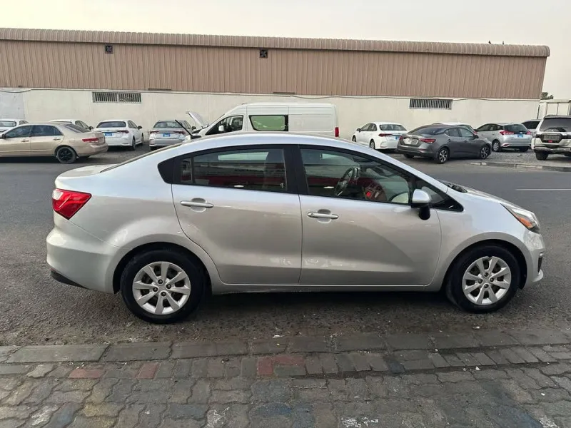 2017 Kia Rio in Dubai