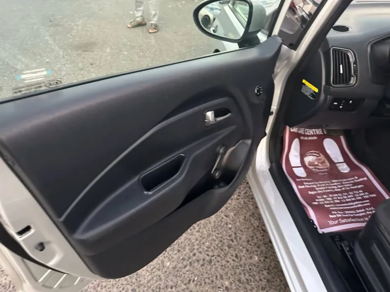 2017 Kia Rio in Dubai