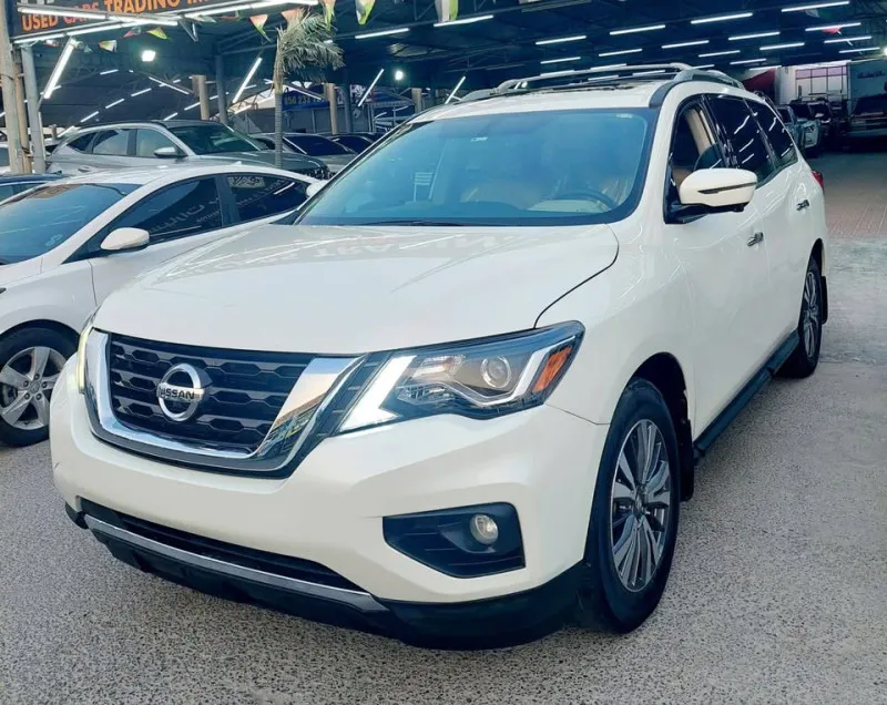 2017 Nissan Pathfinder in Dubai