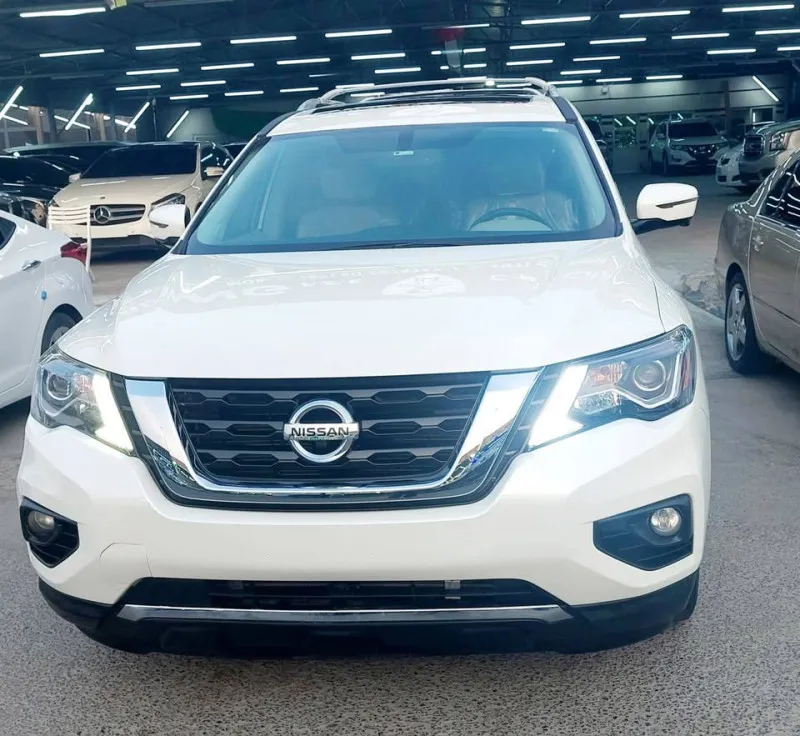 2017 Nissan Pathfinder in Dubai
