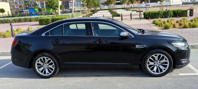 2019 Ford Taurus in Dubai