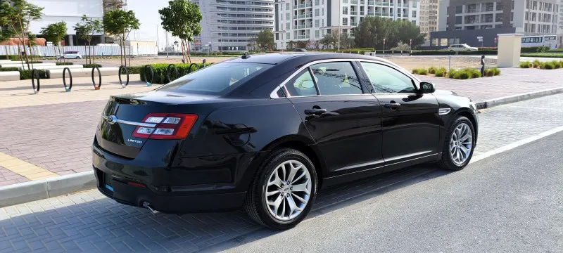 2019 Ford Taurus in Dubai
