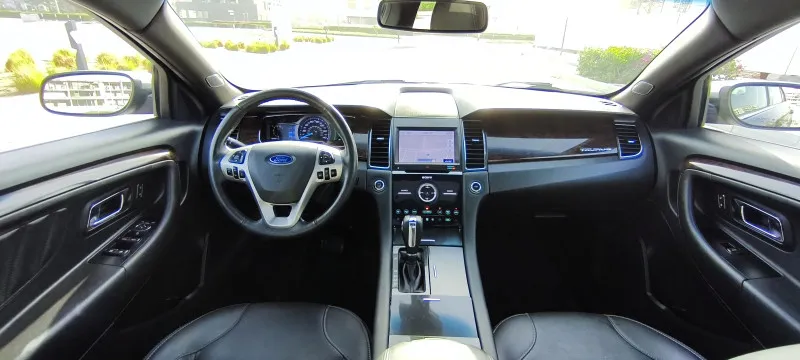 2019 Ford Taurus in Dubai