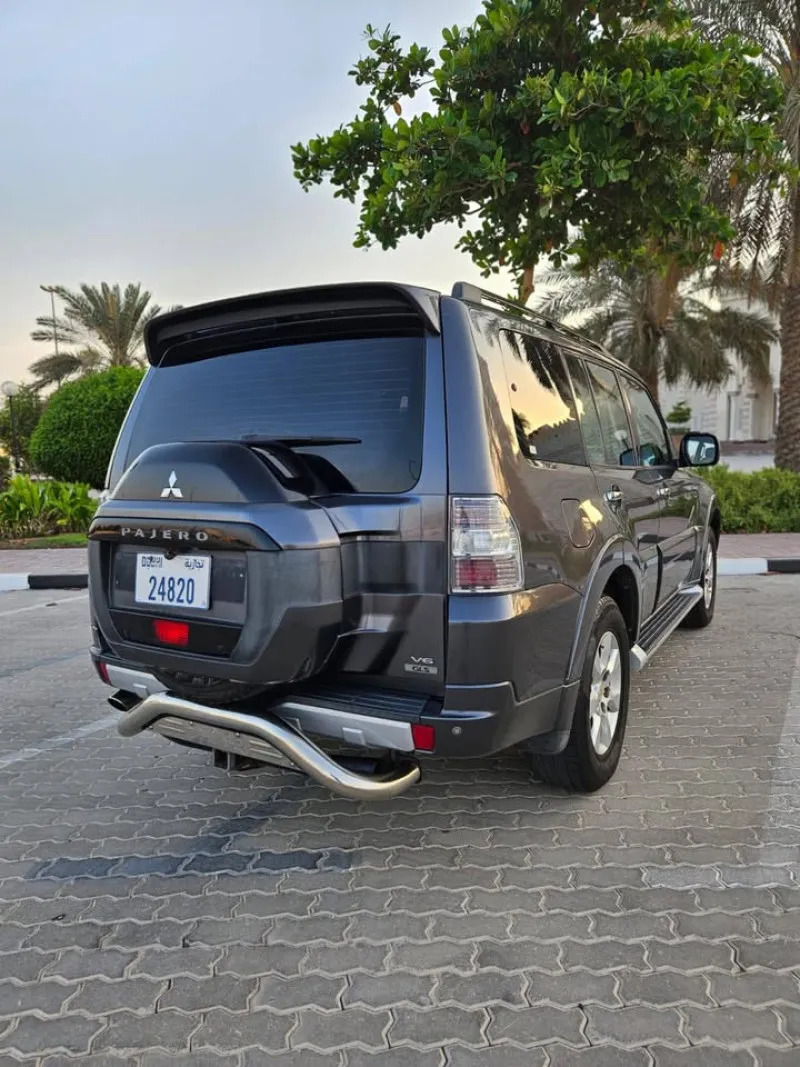 2015 ميتسوبيشي باجيرو in Dubai