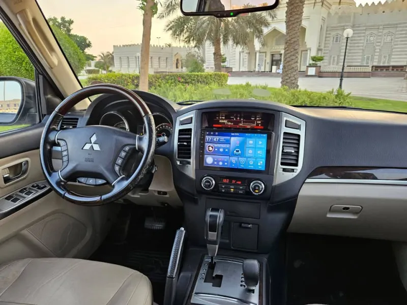 2015 ميتسوبيشي باجيرو in Dubai