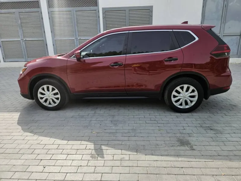 2020 Nissan Rogue in Dubai