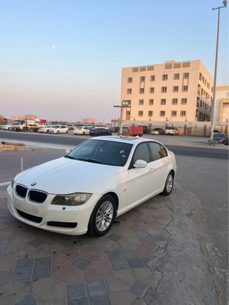 2010 بي أم دابليو الفئة - 3 in Dubai