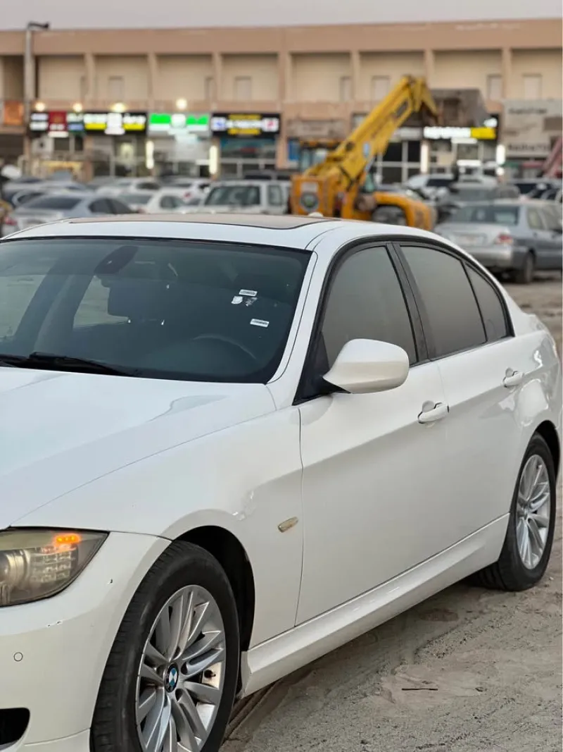 2010 بي أم دابليو الفئة - 3 in Dubai