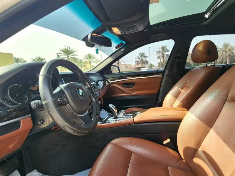 2015 بي أم دابليو الفئة - 5 in Dubai
