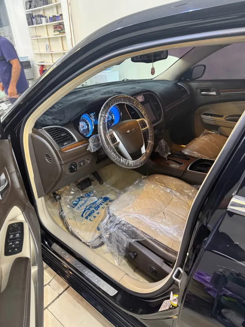 2012 Chrysler 300 in Dubai