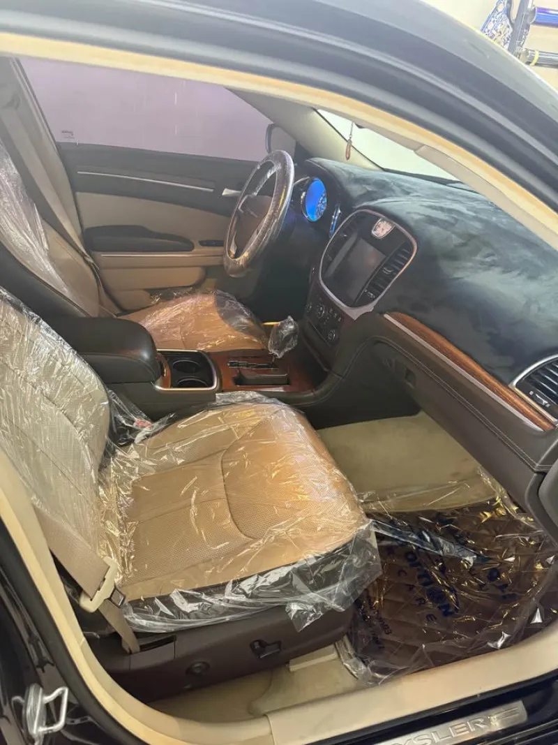 2012 Chrysler 300 in Dubai
