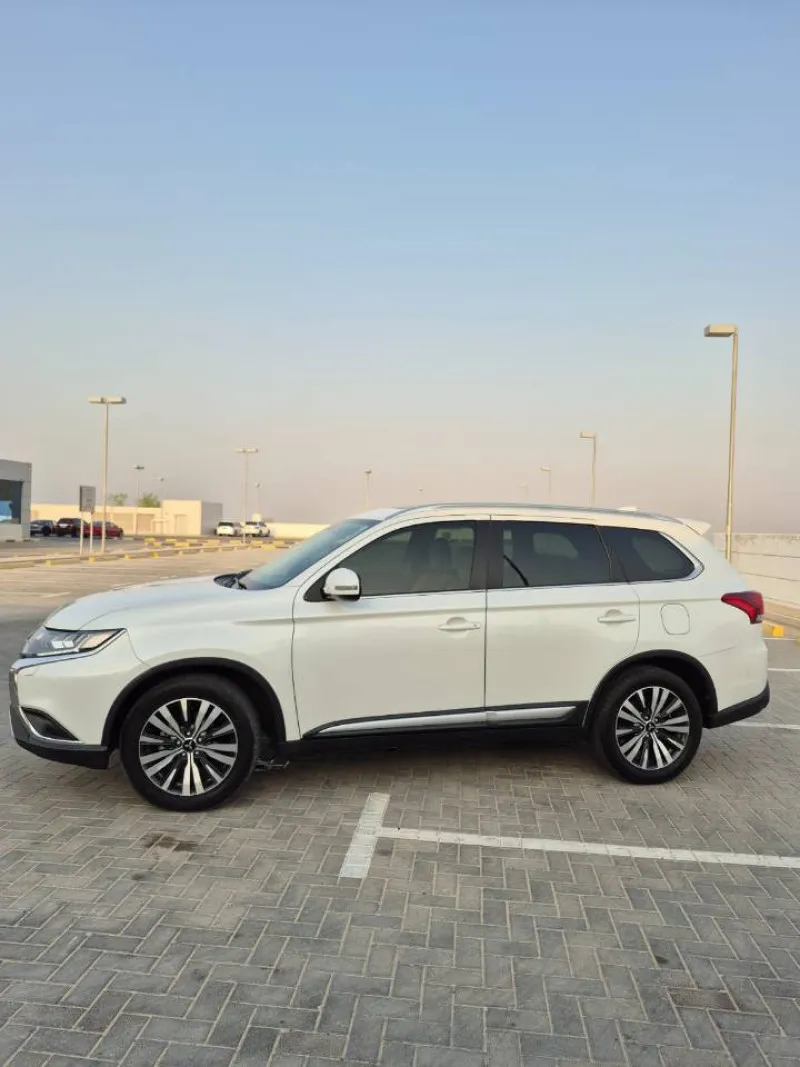 2022 Mitsubishi Outlander in Dubai