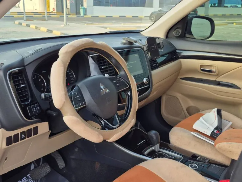 2022 Mitsubishi Outlander in Dubai