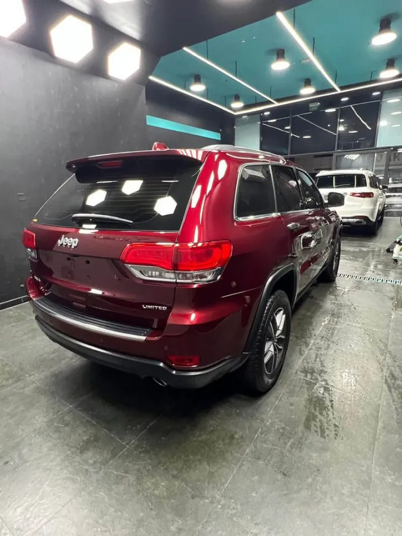 2019 Jeep Grand Cherokee in Dubai