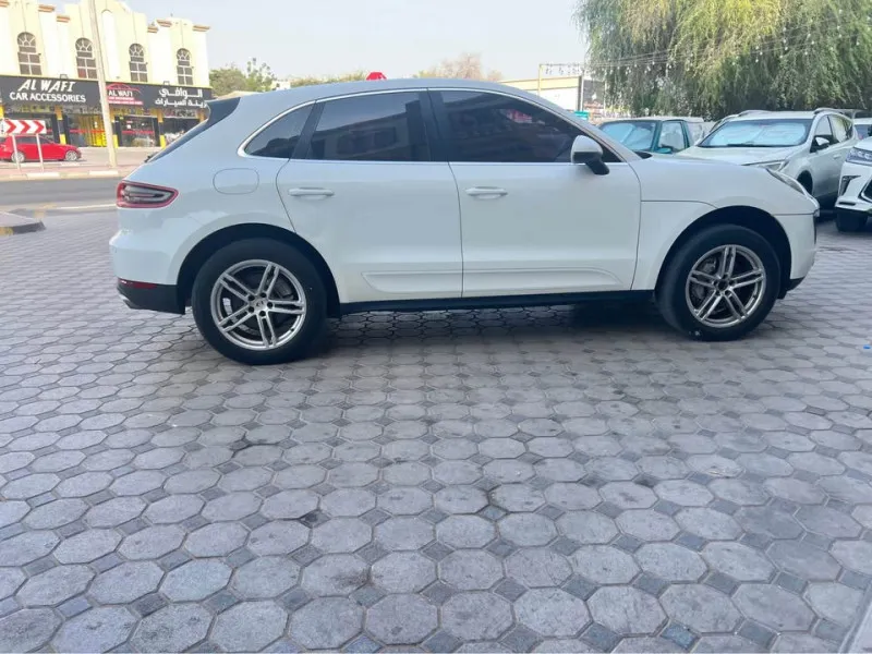 2015 Porsche Macan in Dubai