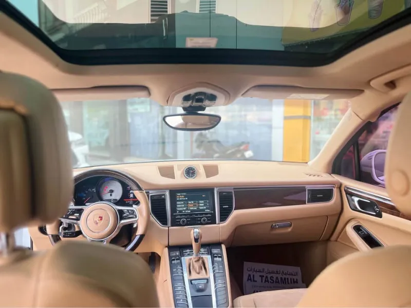 2015 Porsche Macan in Dubai