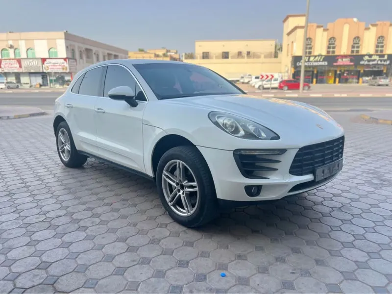 2015 Porsche Macan in Dubai