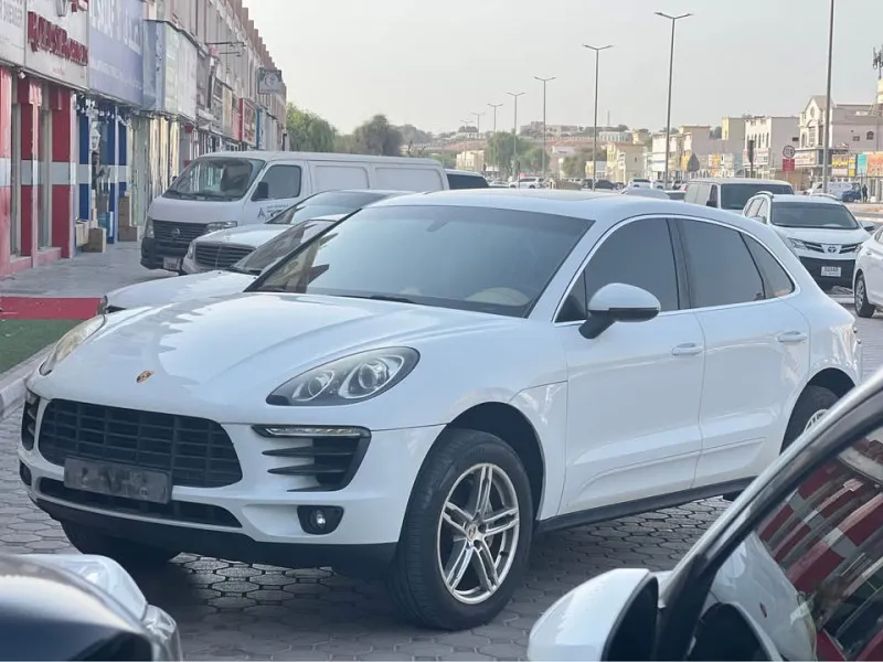 2015 Porsche Macan in Dubai