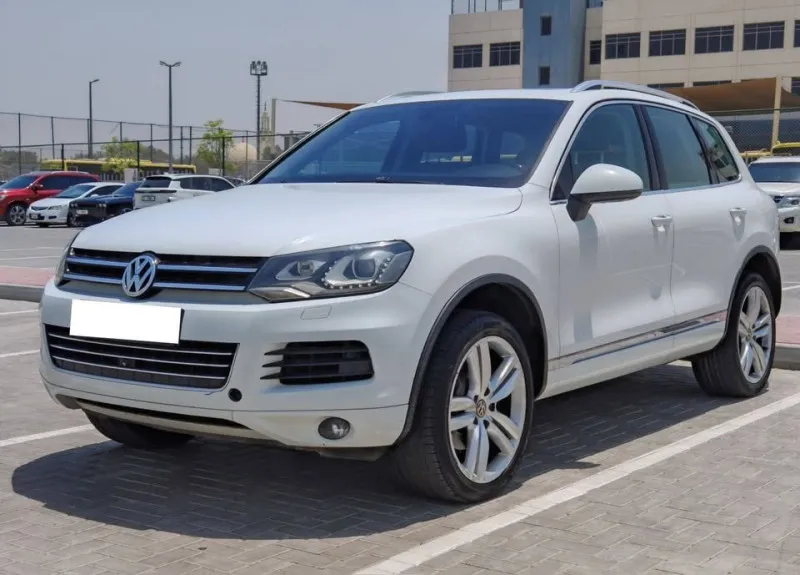 2014 Volkswagen Touareg in Dubai