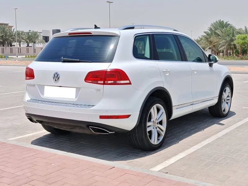 2014 Volkswagen Touareg in Dubai