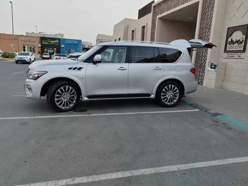 2016 Infiniti QX56 in Dubai