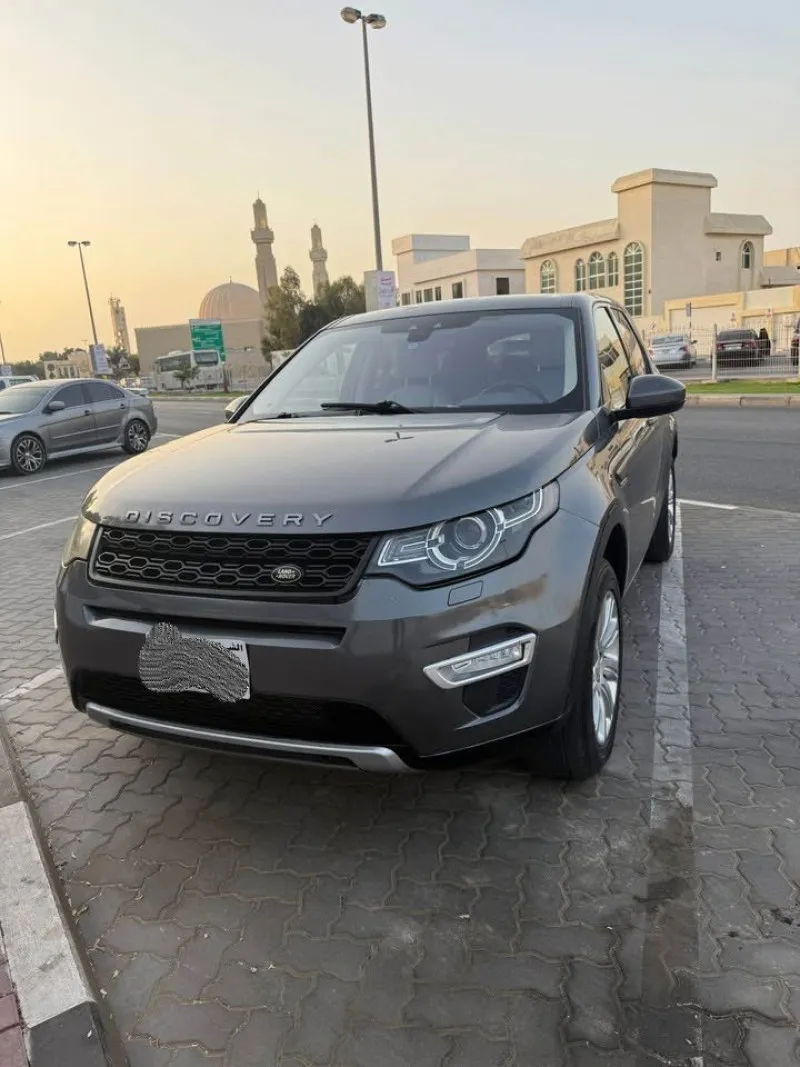 2017 لاند روفر ديسكفري سبورت in Dubai