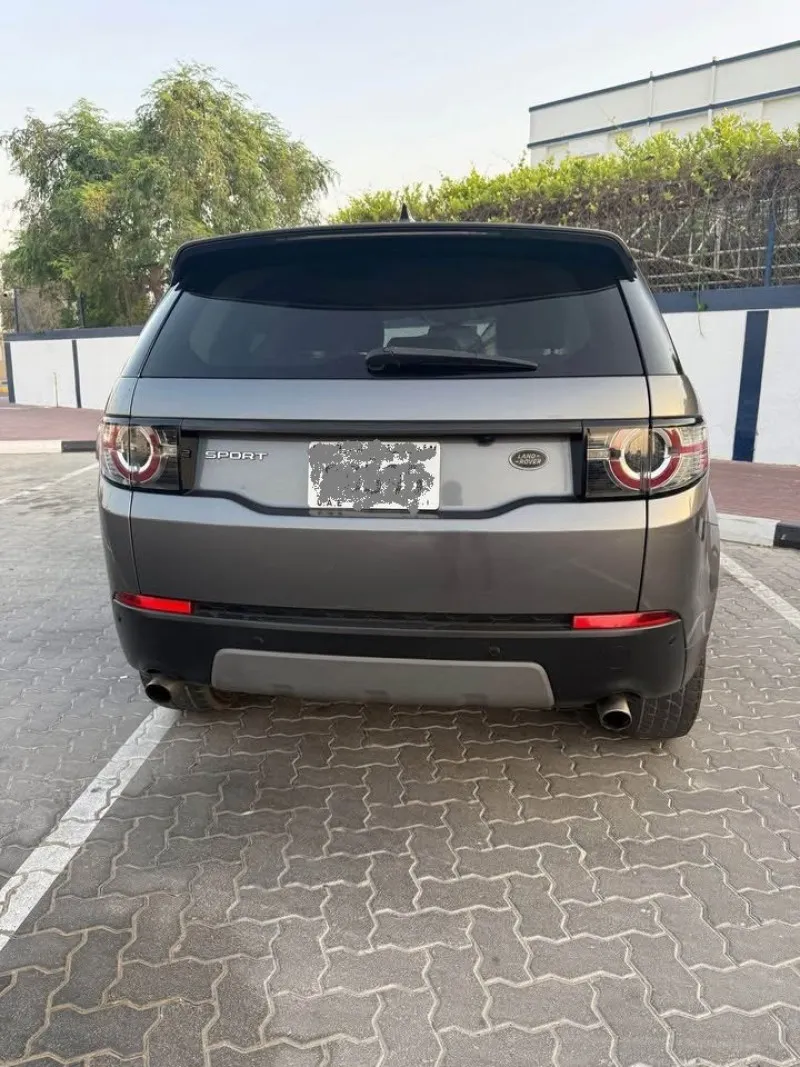 2017 لاند روفر ديسكفري سبورت in Dubai