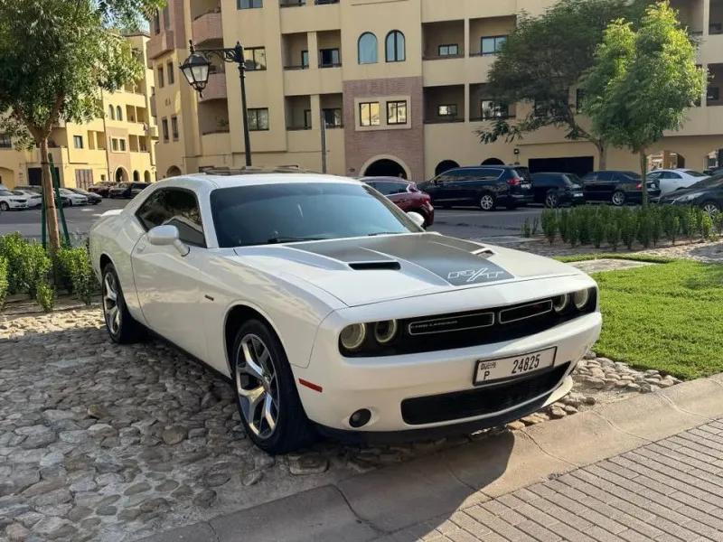 2016 دودج شالنجر in Dubai
