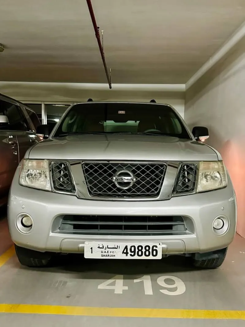 2015 نيسان باثفايندر in Dubai
