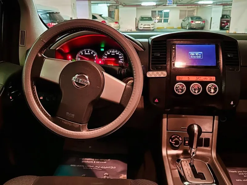 2015 نيسان باثفايندر in Dubai