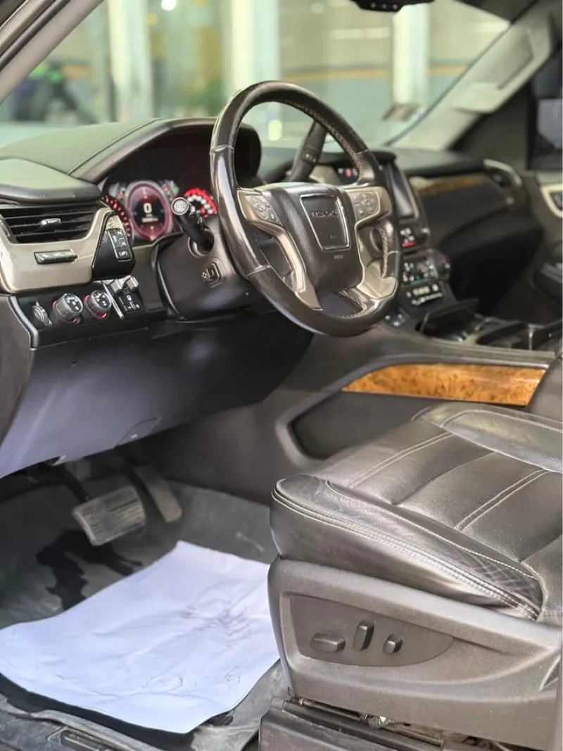 2016 GMC Yukon in Dubai