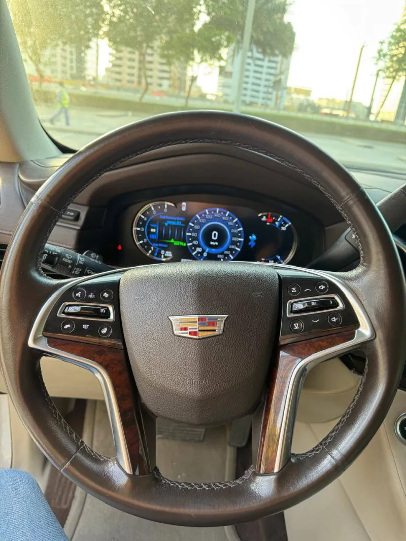 2016 كاديلاك اسكاليد in Dubai