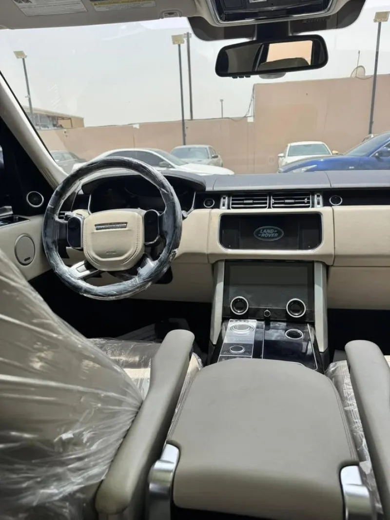 2016 Land Rover Range Rover in Dubai