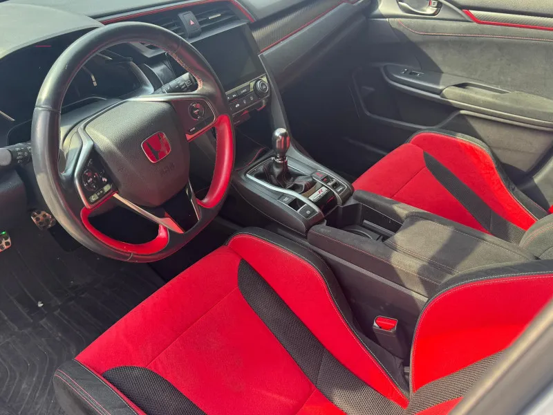 2019 Honda Civic Type R in Dubai