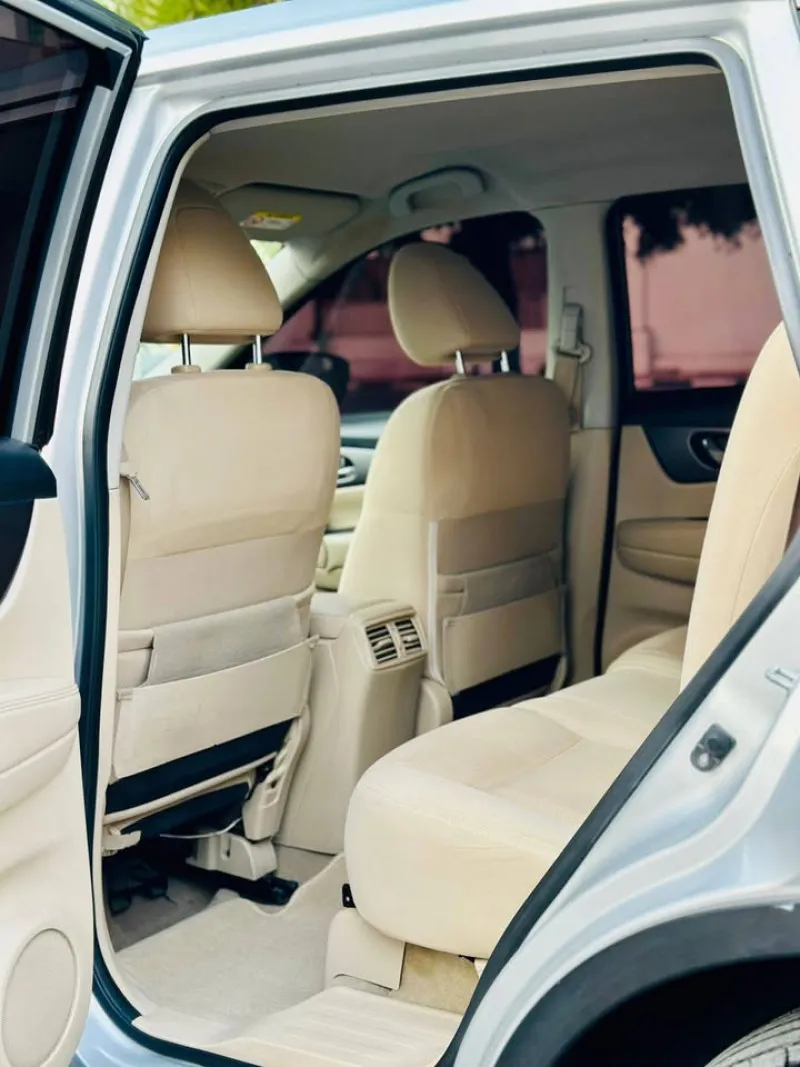2016 نيسان اكس تريل in Dubai