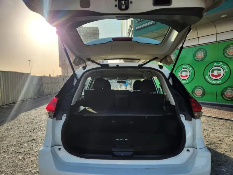 2018 نيسان روج in Dubai