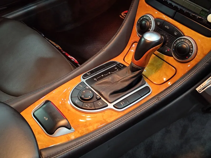 2005 Mercedes-Benz SL in Dubai