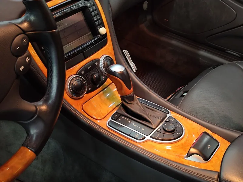 2005 Mercedes-Benz SL in Dubai