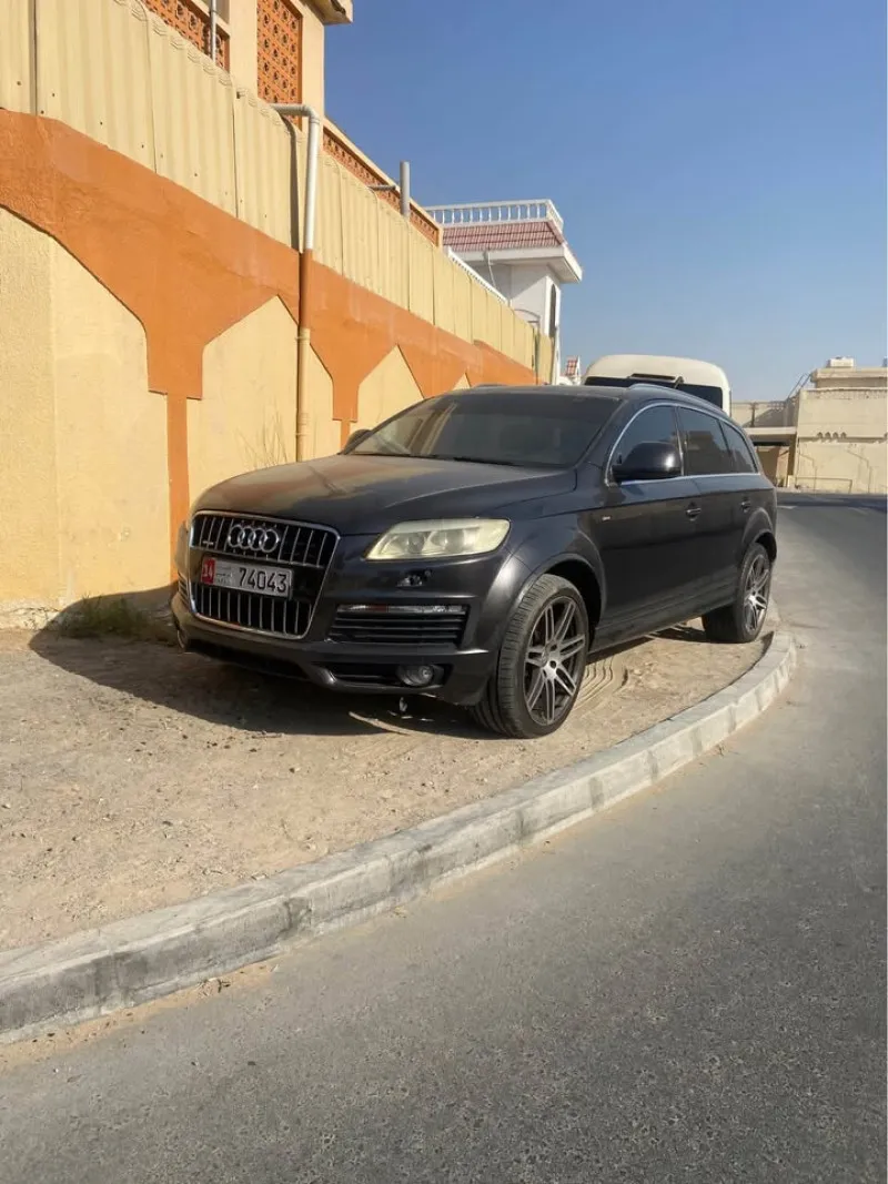 2008 اودي كيو٧ in Dubai