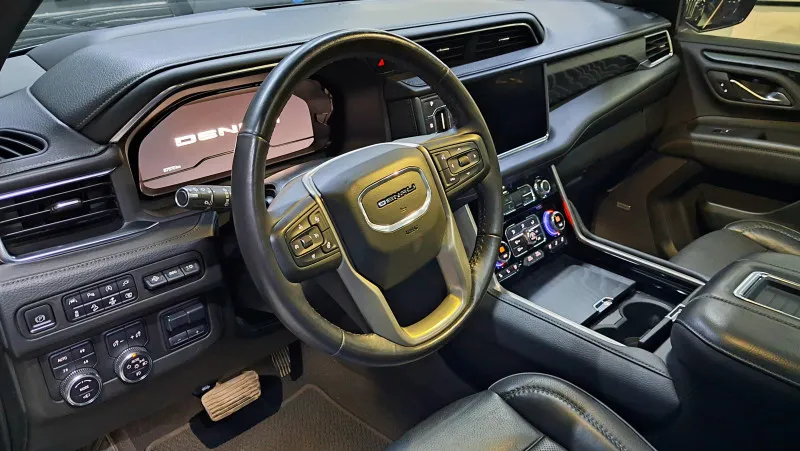 2022 GMC Yukon in Dubai