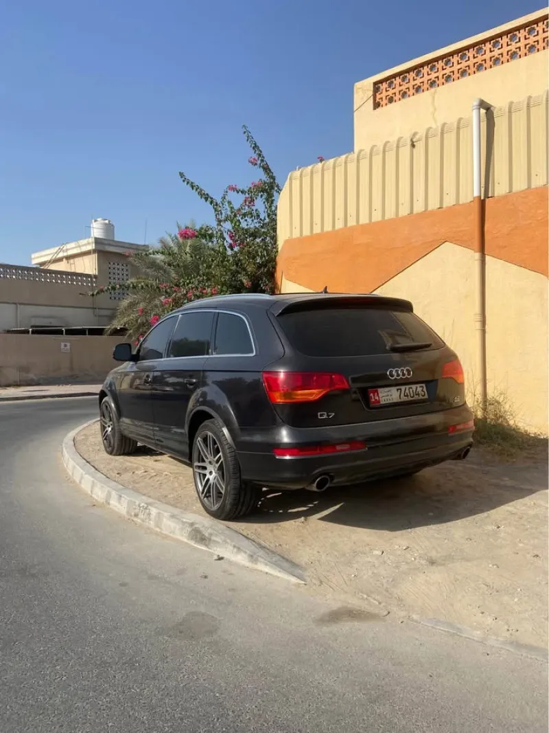 2008 اودي كيو٧ in Dubai
