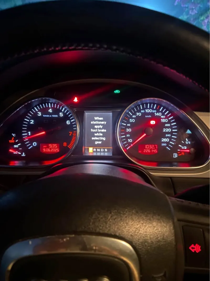 2008 اودي كيو٧ in Dubai