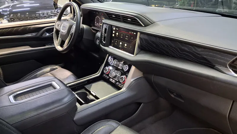2022 GMC Yukon in Dubai