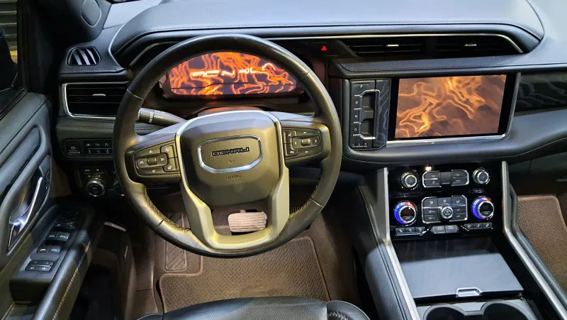 2022 GMC Yukon in Dubai