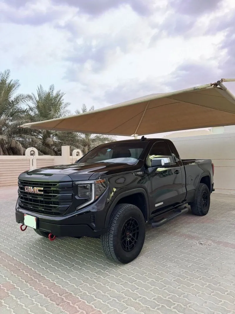 2023 جي أم سي سييرا in Dubai