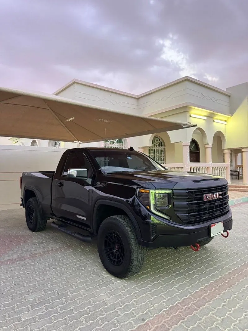 2023 جي أم سي سييرا in Dubai