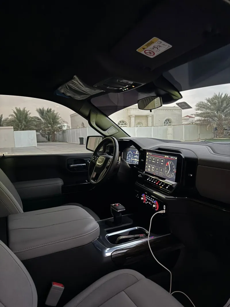 2023 جي أم سي سييرا in Dubai