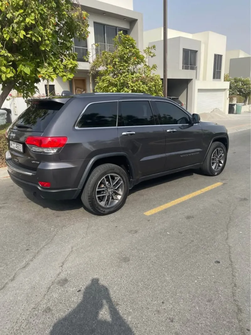 2017 Jeep Grand Cherokee in Dubai